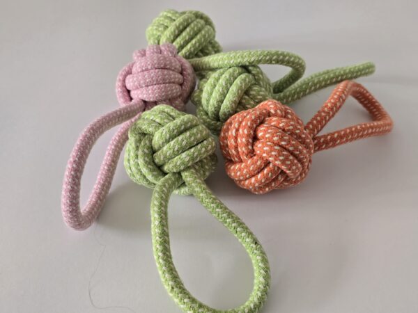 Pleciona kula ze sznurka dla psa